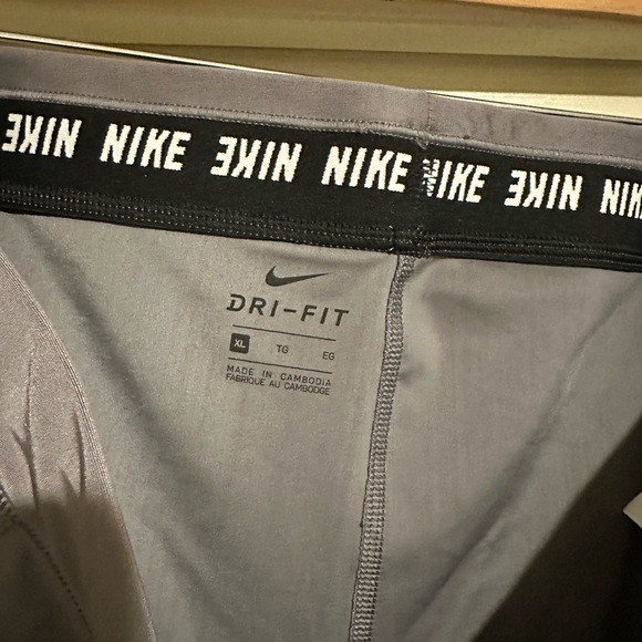 Nike Leggings - Picture 3 of 5